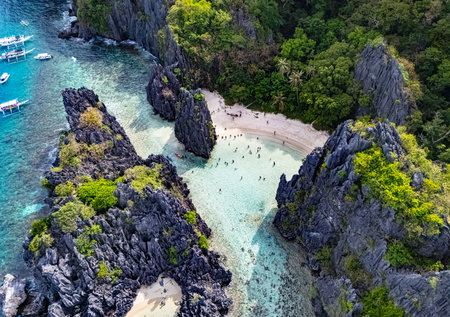 Hidden Beach on Matinloc Island near El Nido, Palawan, Philippines.の写真素材