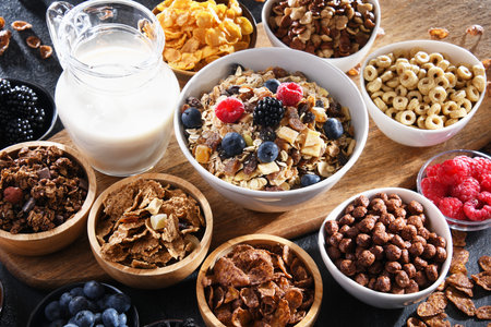 Composition with different sorts of breakfast cereal products and fresh fruits