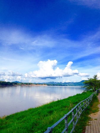River and Skyの素材