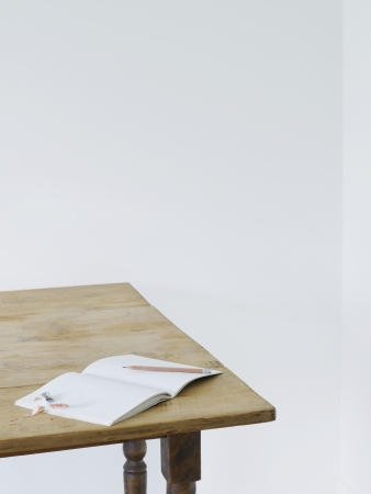 15100059,Day,Indoors,Elevated View,Copy Space,Nobody,Table,At Home,Open,Paper Material,Wall,Notebook,Pencil,Simplicity,sharpener
, の写真素材