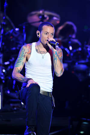BANGKOK THAILAND SEPTEMBER 23 :Chester Bennington of Linkin Park perform on Linkin Park Live in Bangkok A Thousand Suns World Tour 2011 at Impact Maungthong Thani, September 23,2011 Bangkok Thailandのeditorial素材