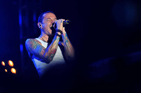 BANGKOK THAILAND SEPTEMBER 23 :Chester Bennington of Linkin Park perform on Linkin Park Live in Bangkok A Thousand Suns World Tour 2011 at Impact Maungthong Thani, September 23,2011 Bangkok Thailandのeditorial素材