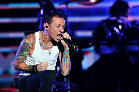 BANGKOK THAILAND SEPTEMBER 23 :Chester Bennington of Linkin Park perform on Linkin Park Live in Bangkok A Thousand Suns World Tour 2011 at Impact Maungthong Thani, September 23,2011 Bangkok Thailandのeditorial素材