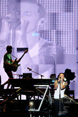 BANGKOK THAILAND SEPTEMBER 23 :Chester Bennington of Linkin Park perform on Linkin Park Live in Bangkok A Thousand Suns World Tour 2011 at Impact Maungthong Thani, September 23,2011 Bangkok Thailandのeditorial素材
