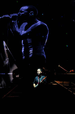 BANGKOK THAILAND SEPTEMBER 23 :Mike Shinoda of Linkin Park perform on Linkin Park Live in Bangkok A Thousand Suns World Tour 2011 at Impact Maungthong Thani, September 23,2011 Bangkok Thailandのeditorial素材