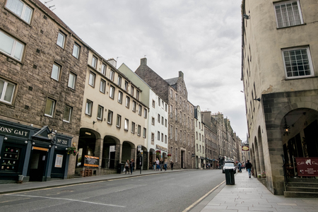 Edinburgh, Scotland - 16 July 2016 - View of Canongate street in Old Town. on 16 July 2016 in Edinburgh, Scotlandのeditorial素材