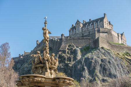 The Ross Fountain and Edinburgh Castle in Edinburgh, Scotlandのeditorial素材