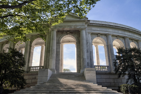 The amphitheater entrance for the tomb to unknown soldier in Arlington Cemetery in Virginia, USAのeditorial素材