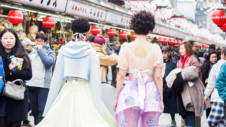 TOKYO, JAPAN - jan 01, 2018 : Cosplay japan in templeのeditorial素材
