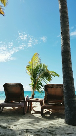 Rest time sea sand on holiday at maldivesの素材