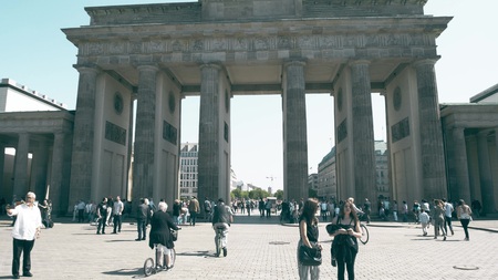 BERLIN, GERMANY - APRIL 30, 2018. People walk near the Brandenburg Gateのeditorial素材