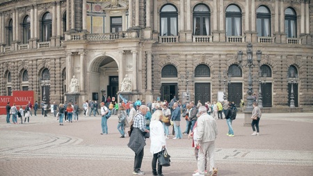 DRESDEN, GERMANY - MAY 2, 2018. Crowded tourist place in city centreのeditorial素材