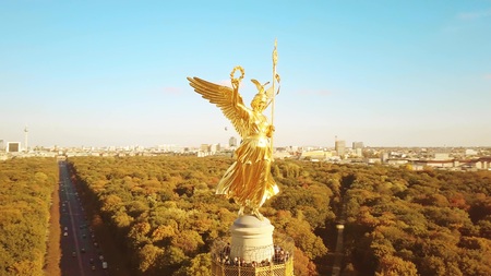 BERLIN, GERMANY - OCTOBER 21, 2018. Close-up aerial view of the Victory Column statue and the viewing platformのeditorial素材