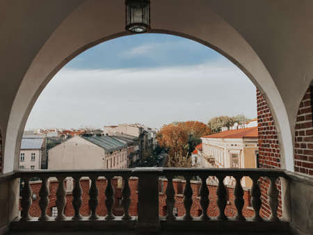 22.10.2020 Krakow Poland. Natural beautiful photo of the architecture of the city of Krakow. Wawel Castle in sunny weather. Beautiful places in Poland.のeditorial素材