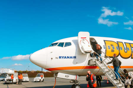 France. Paris. 10/03/2022. Buzz plane at the airport. Airplane getting ready to take off People are landingのeditorial素材