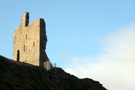 the old ruin of a castle in ballybunionの写真素材