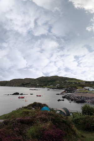 a campsite on the edge of the coast of kerry in ireland の写真素材