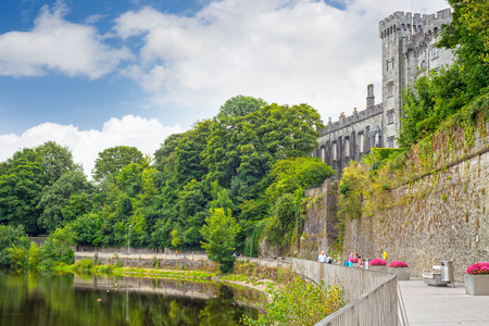 riverside walk next to the kilkenny castle in irelandのeditorial素材