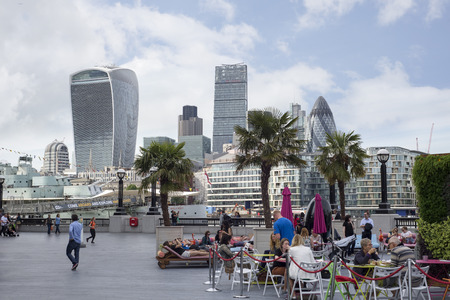 london riviera beside the river thames in the summerのeditorial素材
