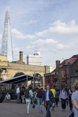 london city life with shard skyscraper in the backgroundのeditorial素材