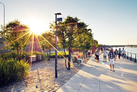 Warsaw, Poland. June 15, 2017. Vistulan Boulevards on the western side of the River Vistula in Warsaw. The promenade at the bank of the Vistula riverのeditorial素材