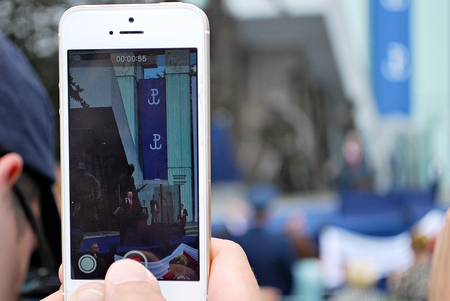 Warsaw, Poland. 6 July 2017.President Donald Trump speaks to the People of Poland. Speech at Krasinski Square. People take pictures with cellphonesのeditorial素材