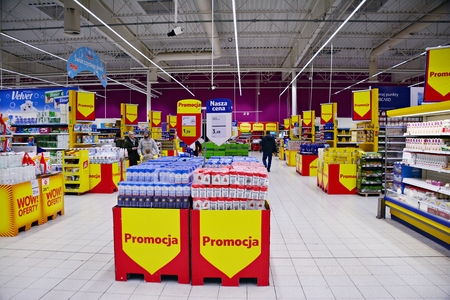 Warsaw, Poland. 13 January 2018. Shopping Center Tesco Polczynskaのeditorial素材