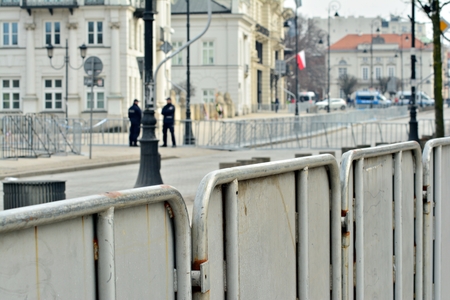 Warsaw, Poland. 10 March 2018. In the event of yet another commemoration of the Smolensk plane crash police.のeditorial素材