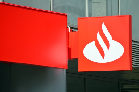 Warsaw, Poland. 8 September 2018. Sign Santander. Company signboard Santander.のeditorial素材