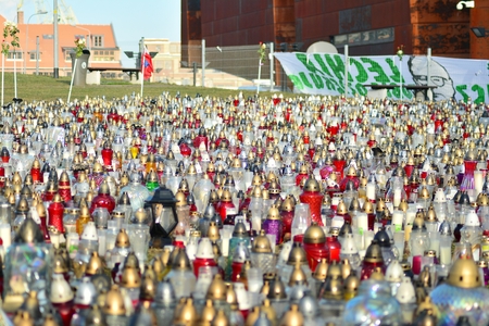 Gdansk, Poland .19 January 2019. Lots of candles after Pawel Adamowicz death. Pawel Adamowicz was Mayor of the city of Gdansk.のeditorial素材