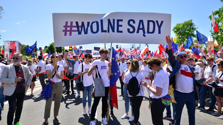 Warsaw, Poland. 4 June 2023. Poland opposition stages major anti-government protest. Hundreds of thousands march in Poland anti-government protests to show support for democracy.のeditorial素材