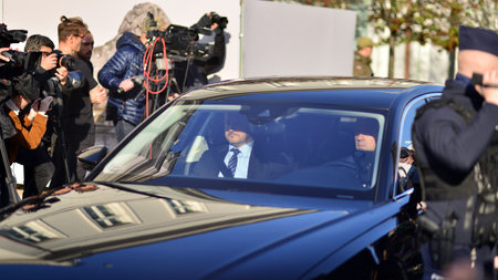 Warsaw, Poland. 24 October 2023. Convoy of the opposition candidate for prime minister Donald Tusk motorcade leaves the Presidential Palace.のeditorial素材