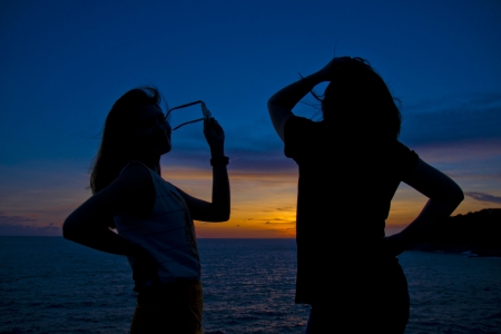 silhouettes girls postingの写真素材