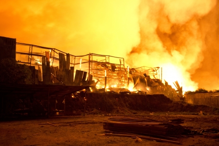 Phuket, THAILAND OCT 16: Fire in Superstore - catch fire in Super Cheap (à¸ºBig Superstore in Phuket) Substantial damage on October 16, 2013 in Phuket, Thailandのeditorial素材