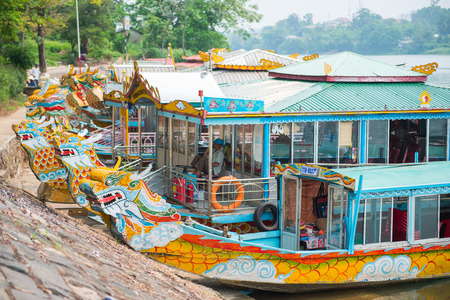 Hue - Vietnam Mar 14 :: vietnam traditional boat in Perfume river on March 14, 2015 Vietnamのeditorial素材