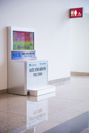 Hanoi, Vietnam Mar 12:: free drink at Noibai International Airport, on March 12, 2015 Vietnamのeditorial素材