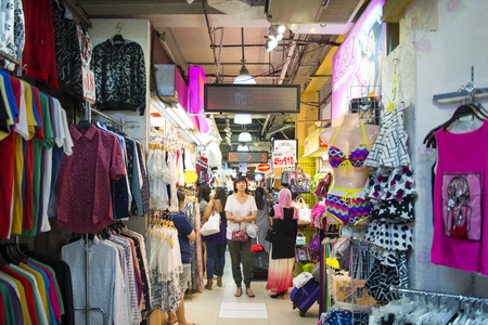 SINGAPORE, OCTOBER 12, 2015: bugis street shopping mall is a popular place for tourists in Singapore on October 12, 2015, landmarkのeditorial素材