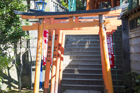 UENO, JAPAN - FEBRUARY 19, 2016 : Torii doors tunnel gate to Gojo Tenjin shrine at Ueno park, templeのeditorial素材