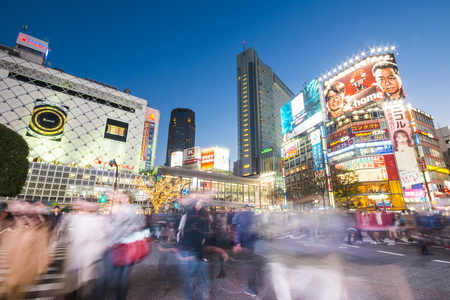 SHIBUYA, JAPAN - FEBRUARY 19, 2016 : Shibuya big crosswalk in Japan, Beautiful cityscape at nightのeditorial素材