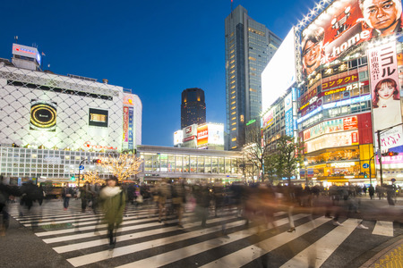 SHIBUYA, JAPAN - FEBRUARY 19, 2016 : Shibuya big crosswalk in Japan, Beautiful cityscape at nightのeditorial素材
