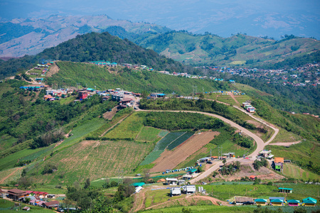 Petchabun , 29 November 2016 :: Road curve to Phu Tub Berk Mountain in Thailandのeditorial素材