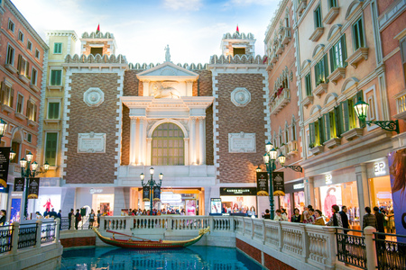 Macau - January 16, 2018 :Interior view of the Venetian Hotel, Venetian Hotel is luxury hotel and the largest casino in the worldのeditorial素材