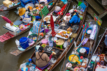 30 March 2019-Thailand::Amphawa floating market,landmarkのeditorial素材