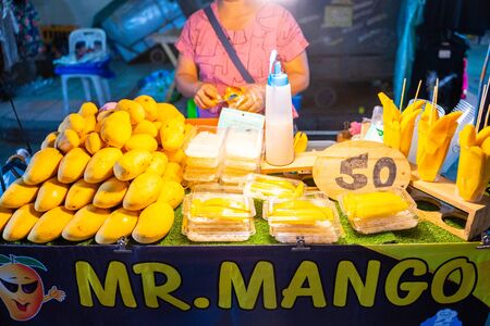 27 July 2019 - Thailand : mango and sticky rice shop at Khao San Road, bangkokのeditorial素材