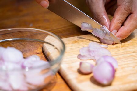 sliced shallot ingredient for cooking,herbの写真素材