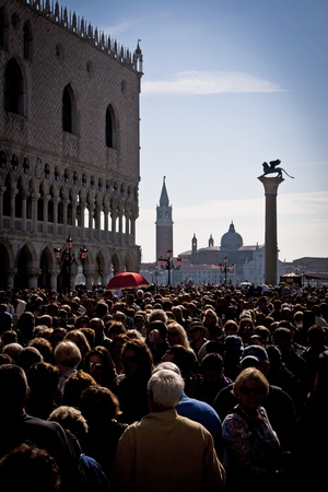 Crowded St marks Square in Veniceのeditorial素材