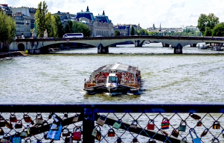 PARIS-JUNE 07  BATEAUX MOUCHES  one of the classic tourist experiences in Paris, on June, 07, 2012のeditorial素材