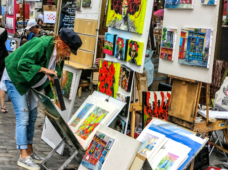 Montmartre Street Painters, Place du Tertre in Parisのeditorial素材