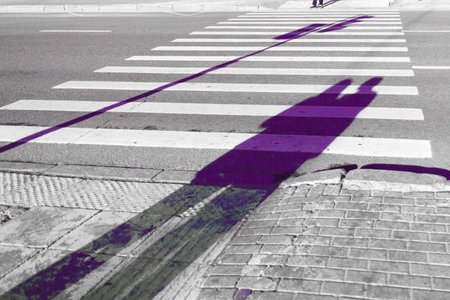 violet shade of gray in the city waiting for the signal traffic light purpleの写真素材