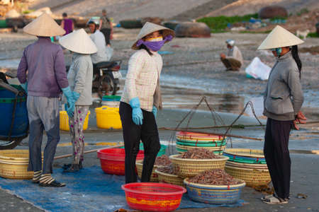 Vietnam, Mui Ne Fish Market, 02 04 2012のeditorial素材